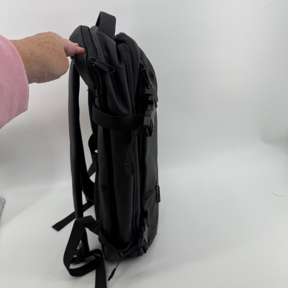 Vacuum Seal Backpack Travel Expandable TSA Lock Compression System with Pump NEW - Picture 2 of 16